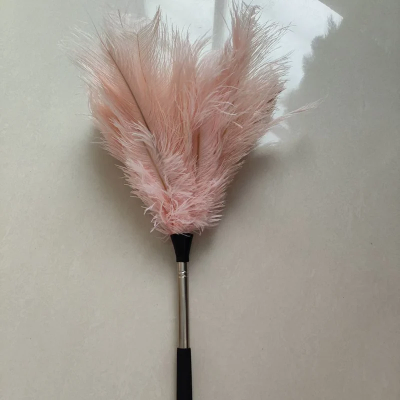 Extendable ostrich feather duster, 120 cm