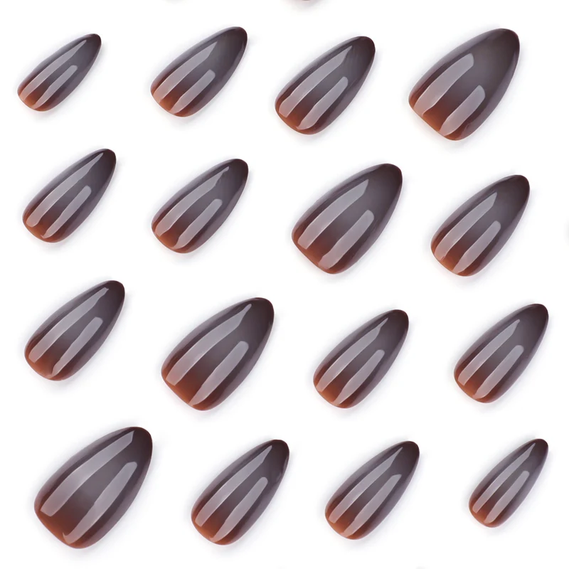 Kunstvolle Nagelverlängerungen im eleganten Bananen-Design Karnz