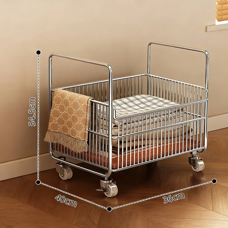 Laundry collector with wheels in vintage style