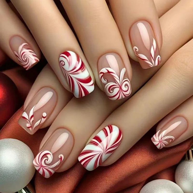 Künstlerisches Urlaubs-Nageldesign Karnz
