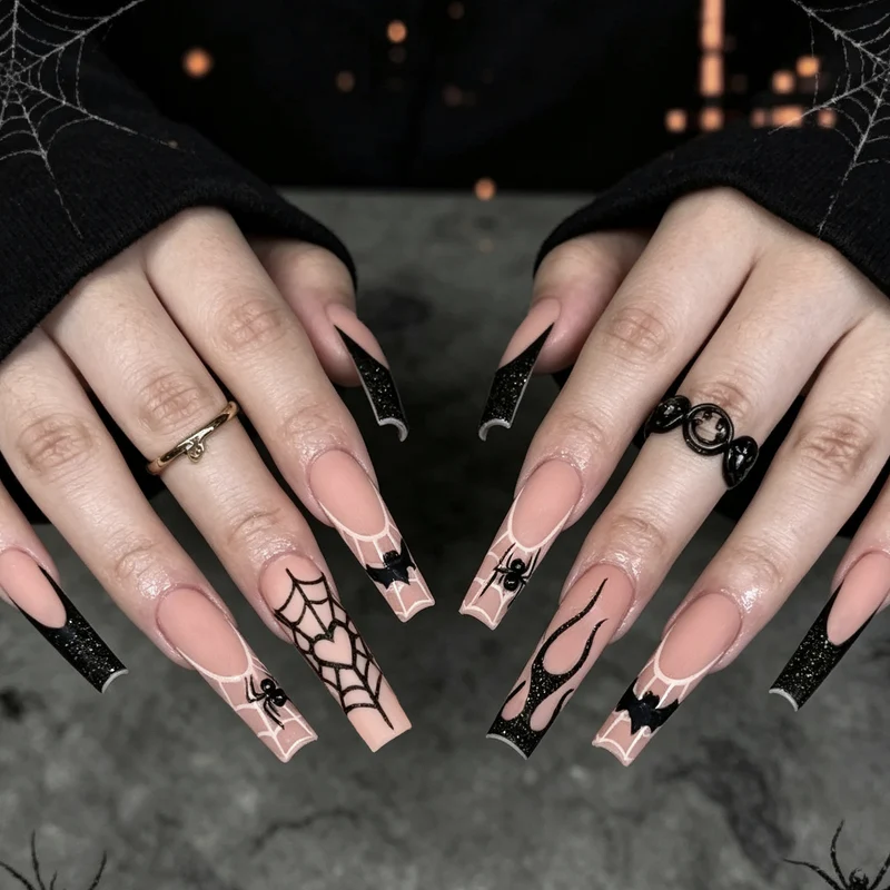 Künstlerische Nagelkunst Karnz