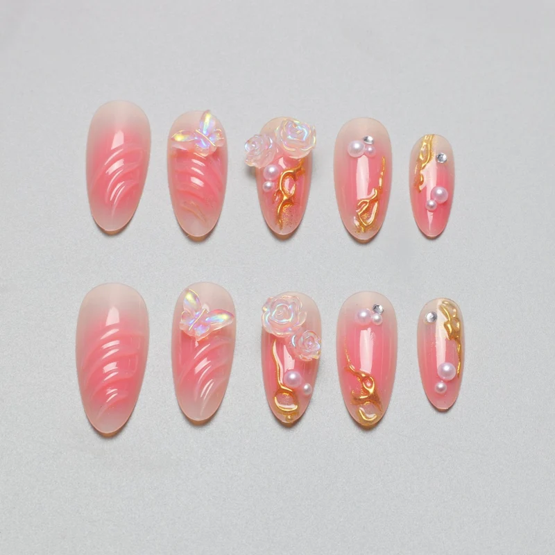Künstlerische florale Nagelverlängerungen Karnz