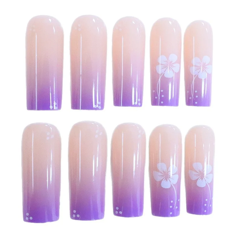 Dekoratives Floral Acryl Nageldesign Karnz