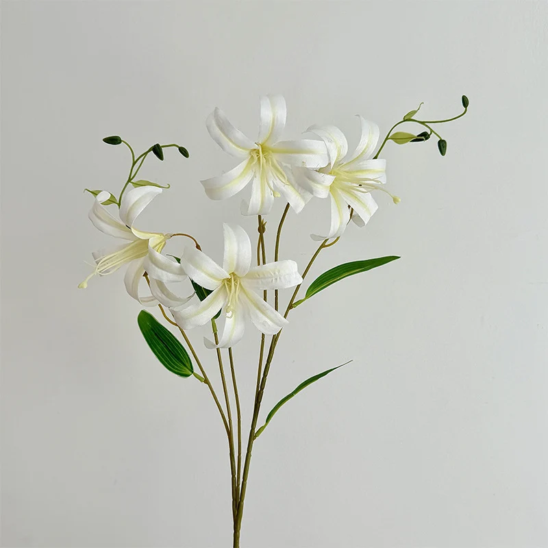 Artificial lily bouquet with detail-loving flowers