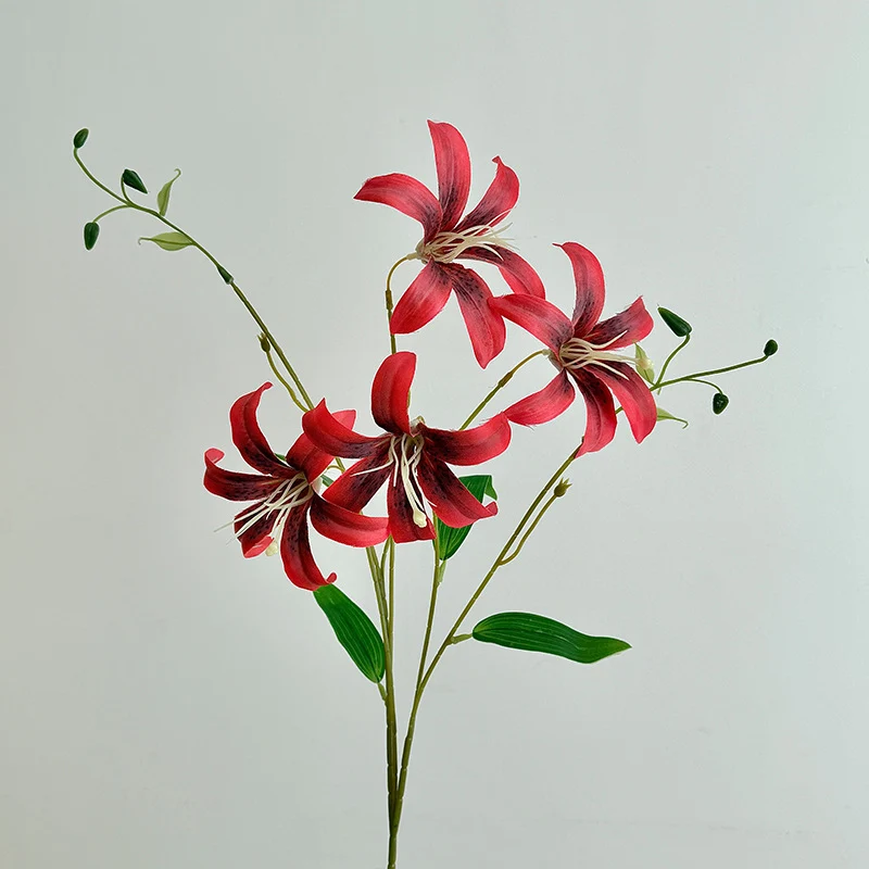 Artificial lily bouquet with detail-loving flowers