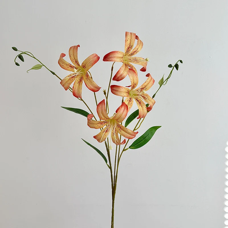 Artificial lily bouquet with detail-loving flowers
