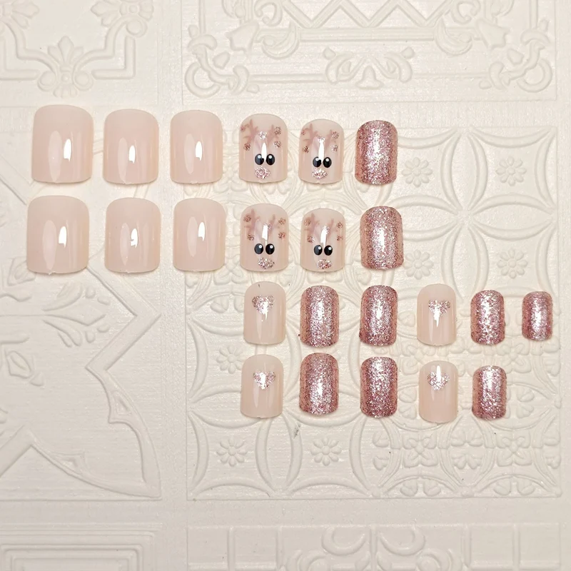 Festliches Glitzerndes Press-On Nagelset Karnz