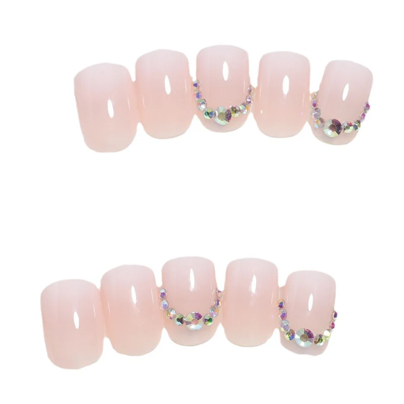 Elegantly Designed Press-On Nail Set Karnz