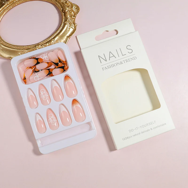 DIY Elegantes Aufklebenägel-Set Karnz