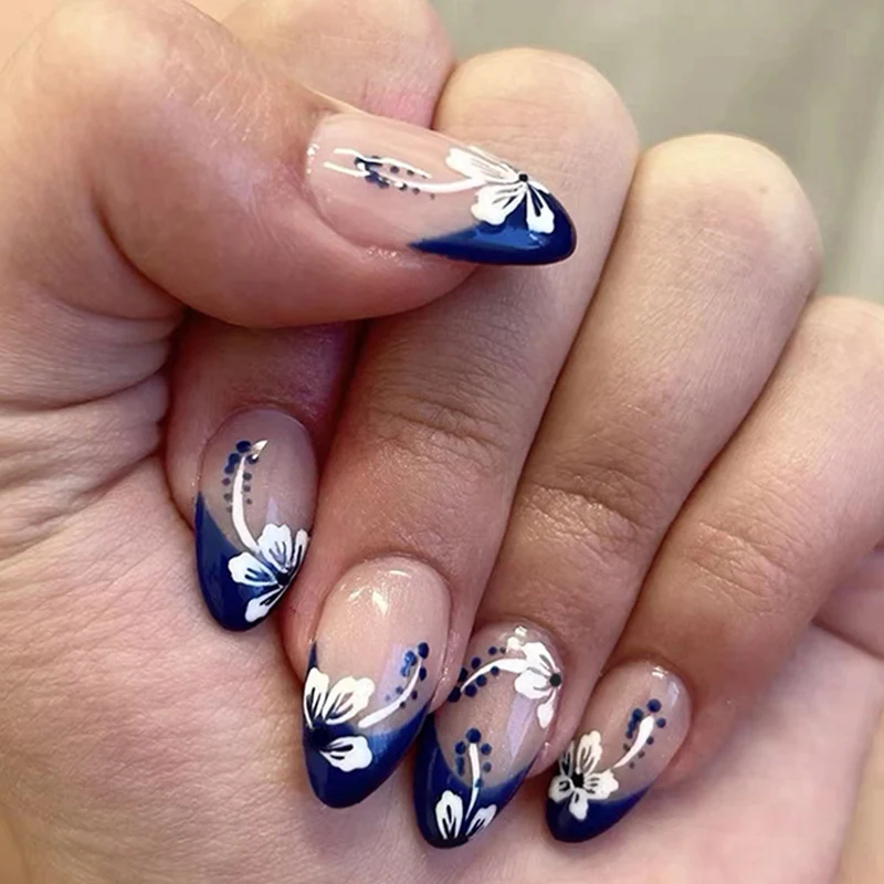 Floral Elegance Acrylic Nail Art Stornfield
