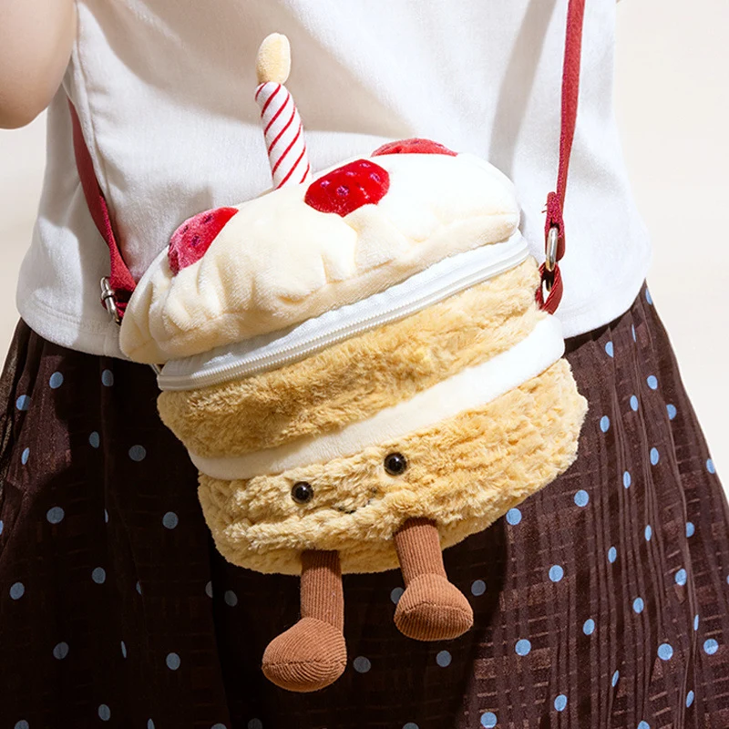 Plüsch Geschichteter Kuchen Umhängetasche mit Erdbeer-Applikationen & Kerzen-Topper Karnz