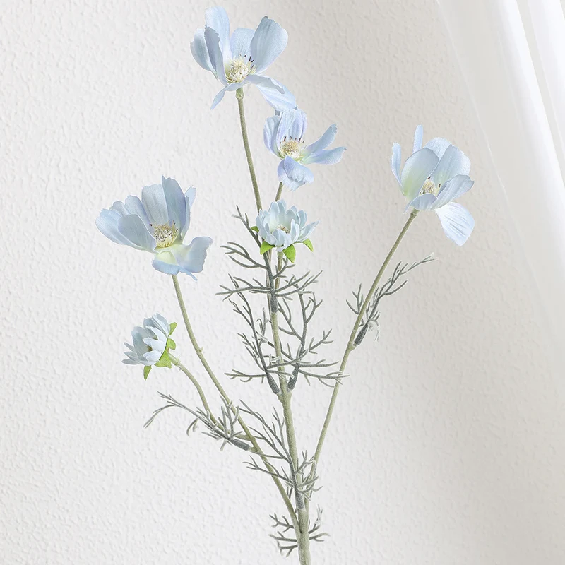 Artificial flower stem with realistic details