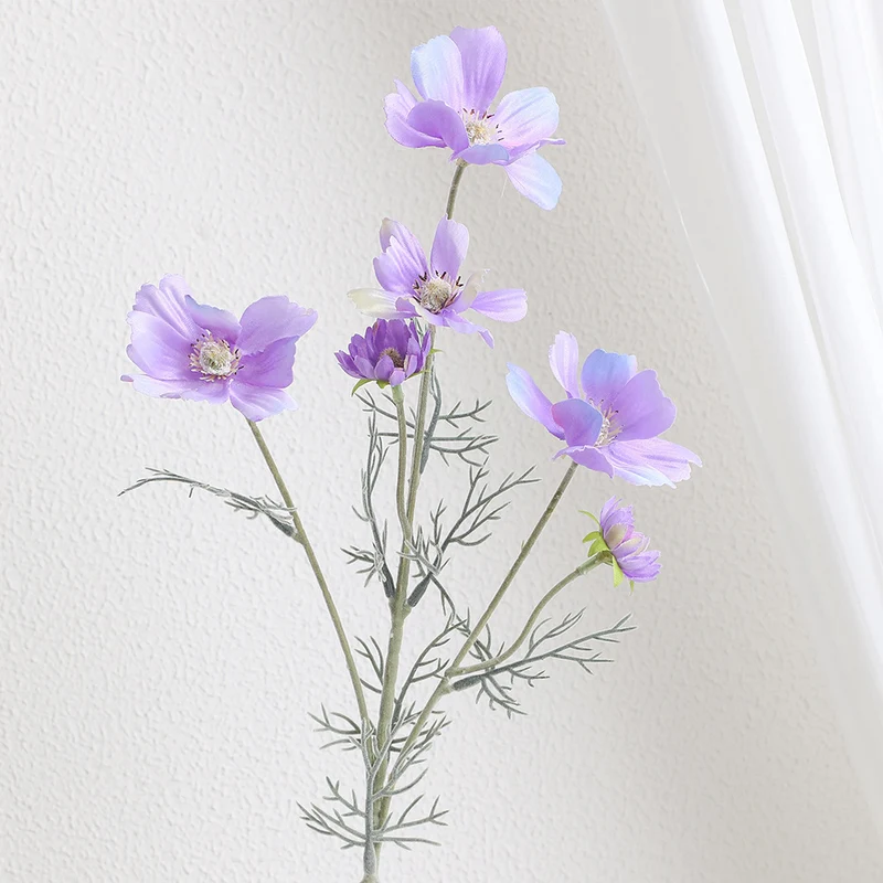 Artificial flower stem with realistic details