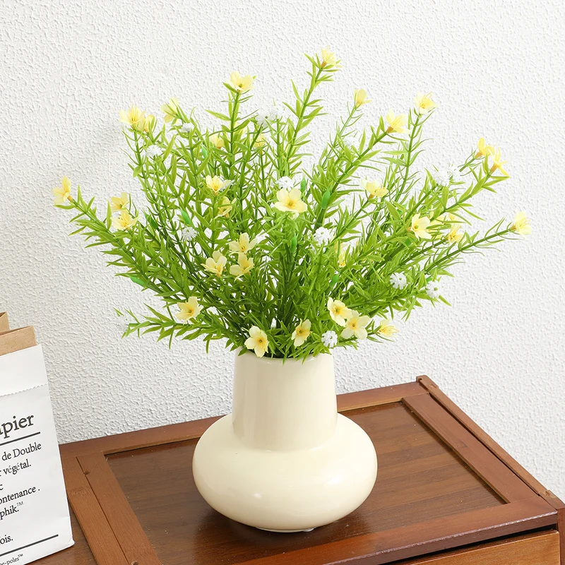 Artificial flower stem with fine blooms