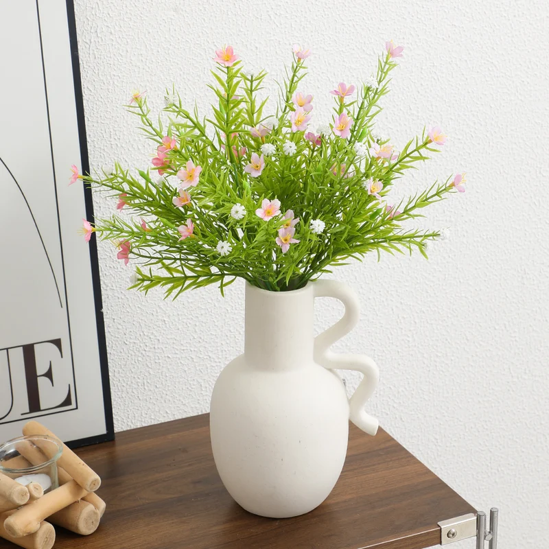Artificial flower stem with fine blooms