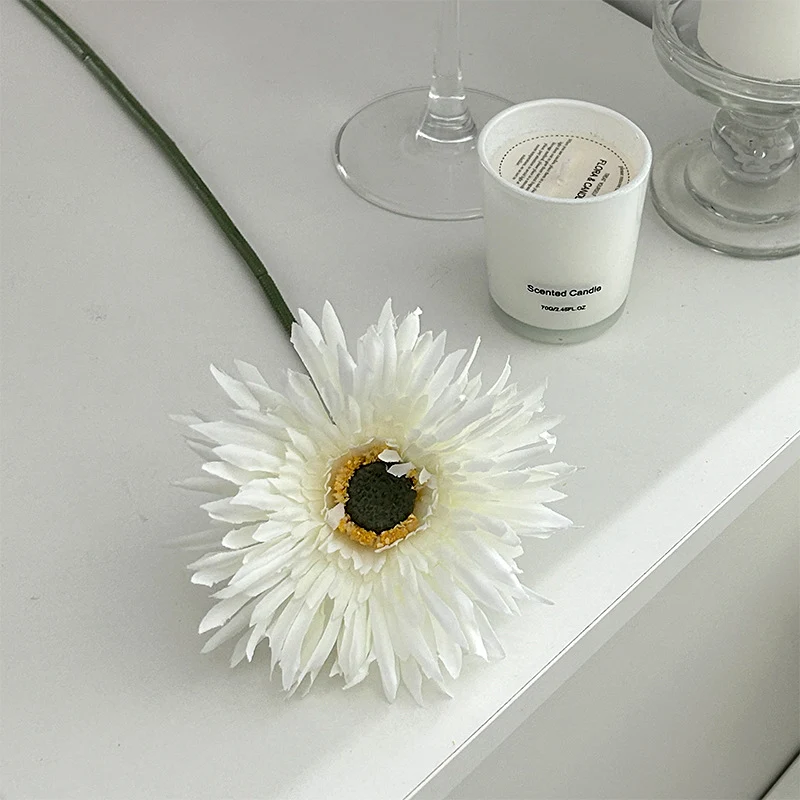 Artificial daisy decoration