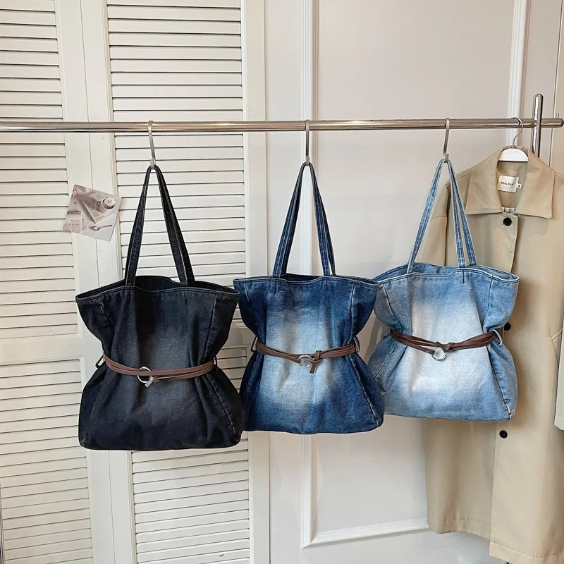 Geräumige Denim-Tasche