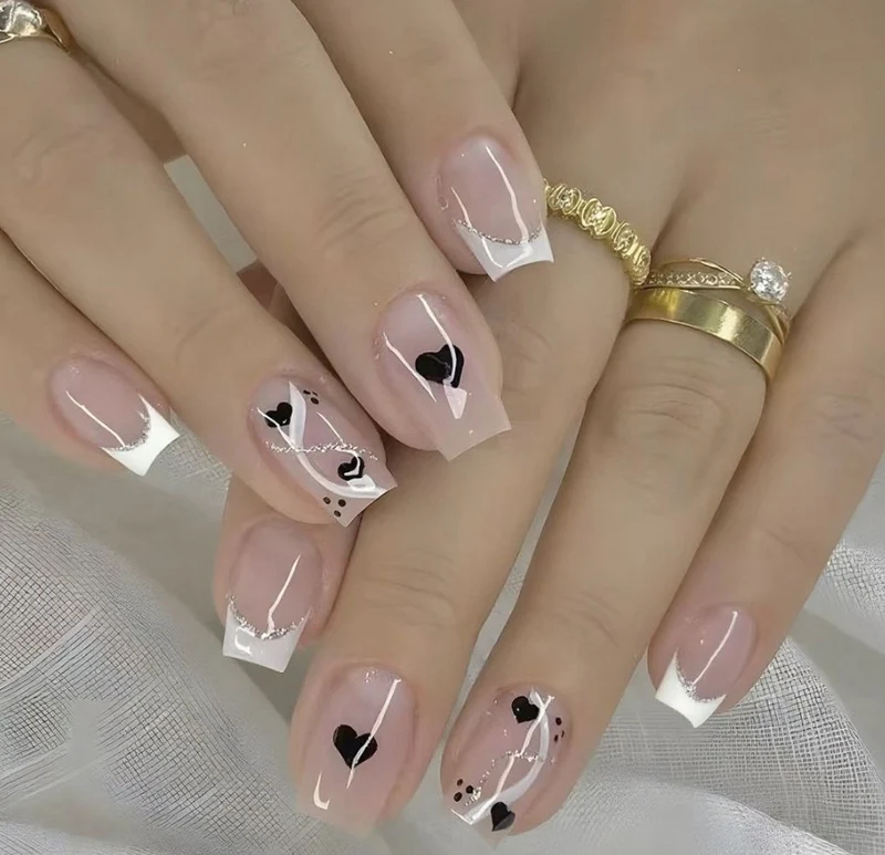 Elegant Heart-Design Press-On Nail Set Stornfield