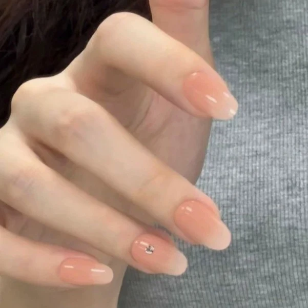 Elegant Gradient Nail Art Enhancements Stornfield
