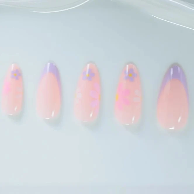 Chic Floral Nail Art Stornfield