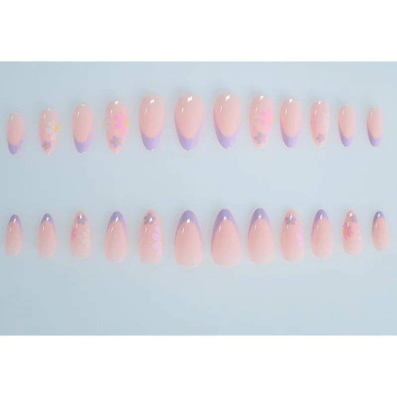 Chic Floral Nail Art Stornfield