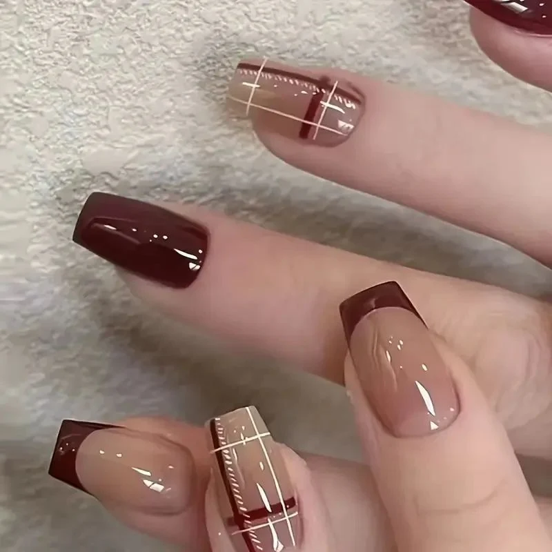 Elegant Glitter French Tip Nail Art Stornfield
