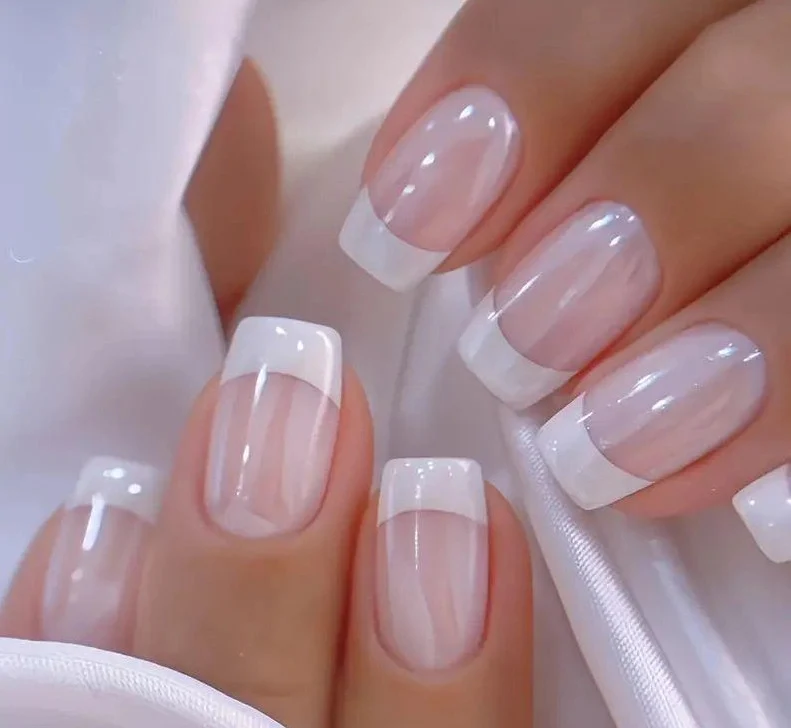 Elegant French Tip Nail Art Set Stornfield
