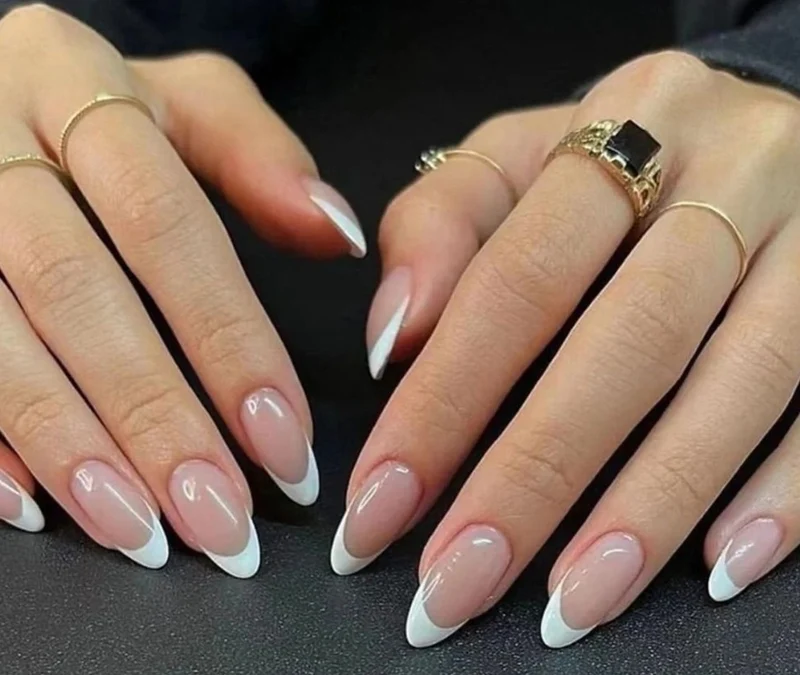 Elegant French Tip Nail Art Extensions Stornfield