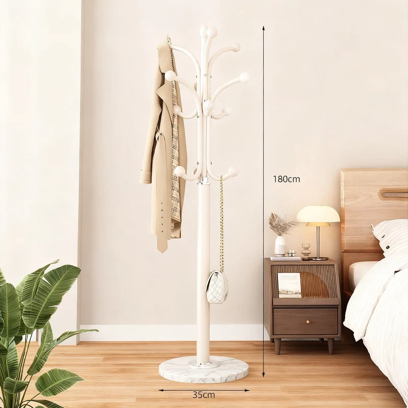 Garderobe mit Marmorsockel, schlicht