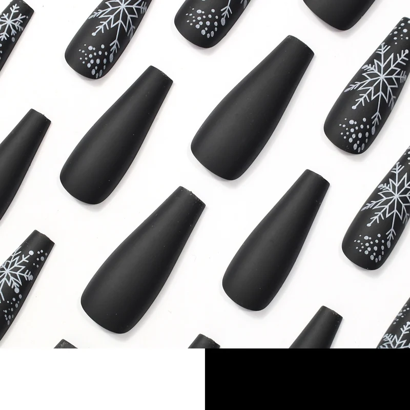 Artistic Winter-Themed Nail Art Design Stornfield