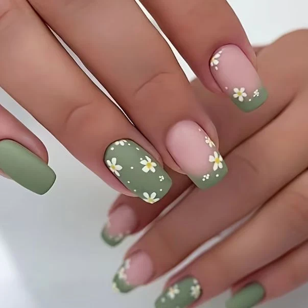 Floral Accent Nail Art Stornfield