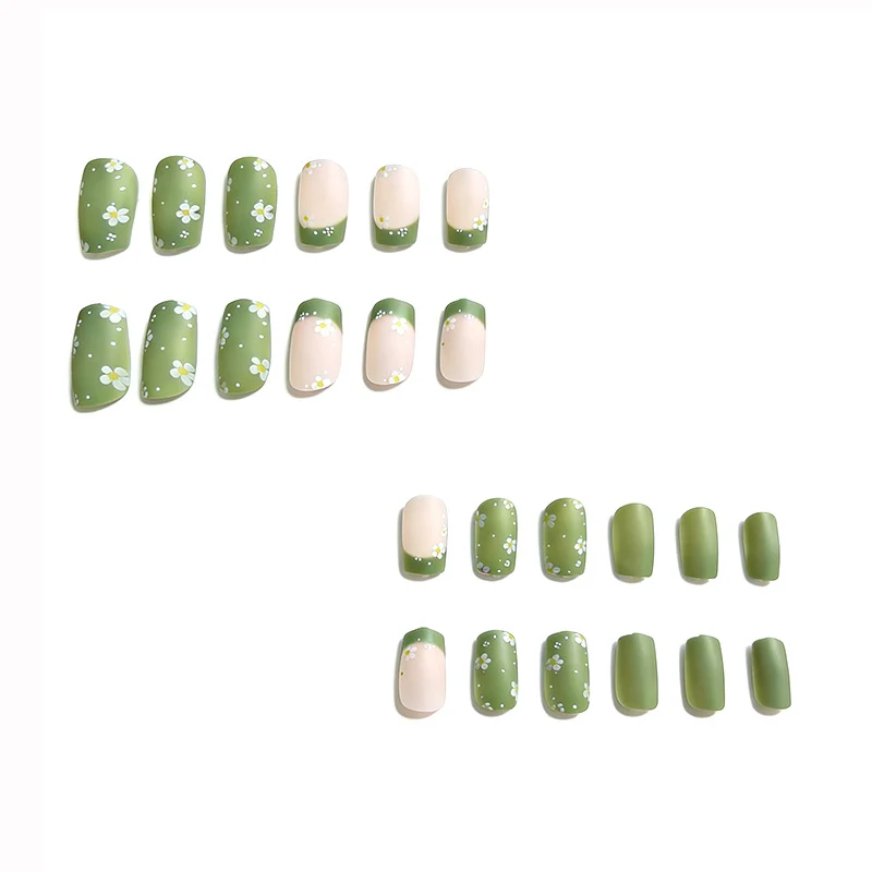 Floral Accent Nail Art Stornfield