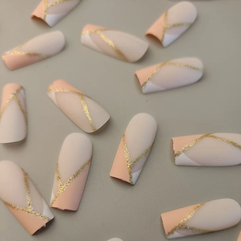 Elegant Press-On Nail Art Set with Gold Accents Stornfield