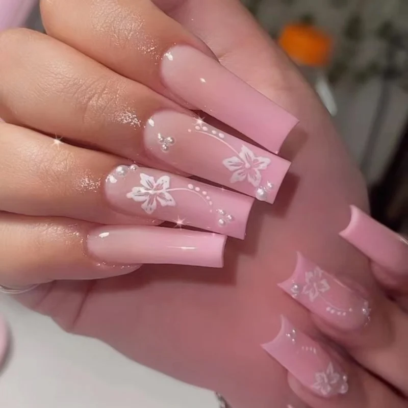 Elegant Floral Nail Extensions Stornfield