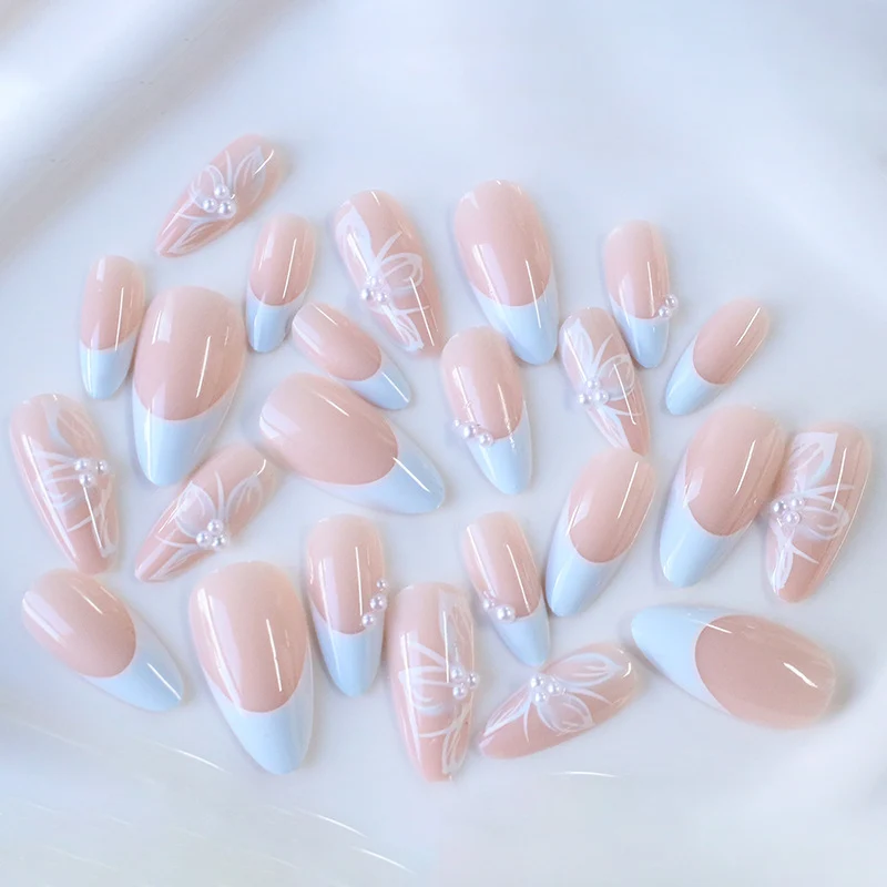 Elegant Floral-Accent Acrylic Nail Design Stornfield