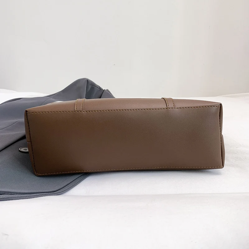 Versatile Minimalist Tote Handbag