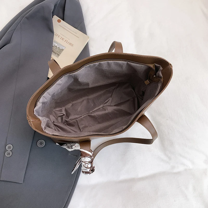 Versatile Minimalist Tote Handbag
