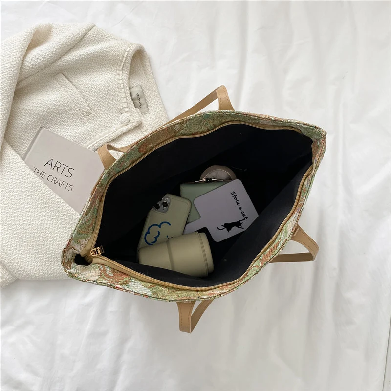 Floral Embroidered Tote Handbag