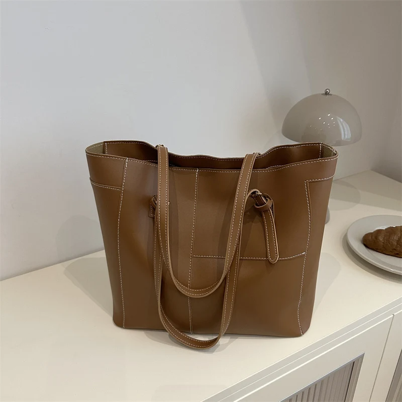 Elegant Structured Leather Tote Bag