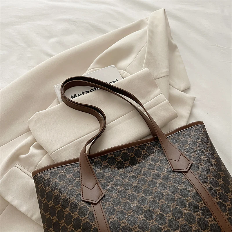 Elegant Geometric Patterned Tote Bag