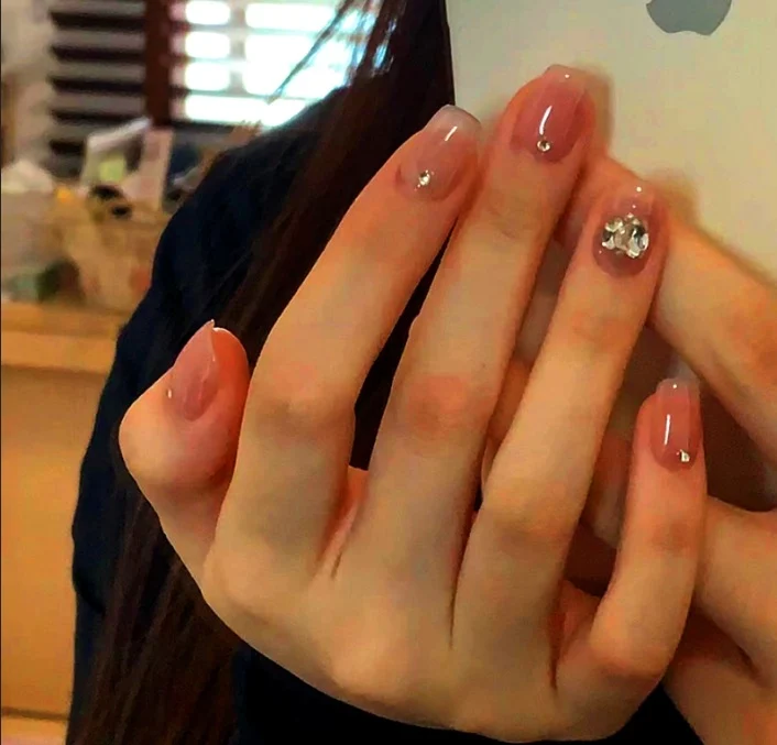 Elegant Crystal-Embellished Press-On Nail Set Stornfield