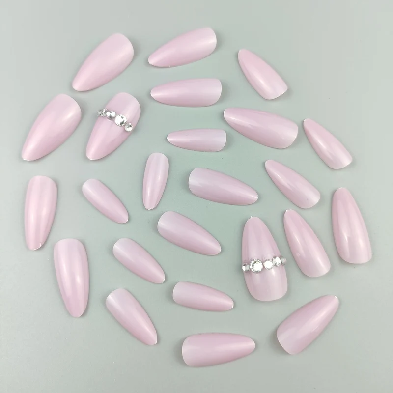 Elegant Almond-Shaped Nail Enhancements Stornfield 1789915615