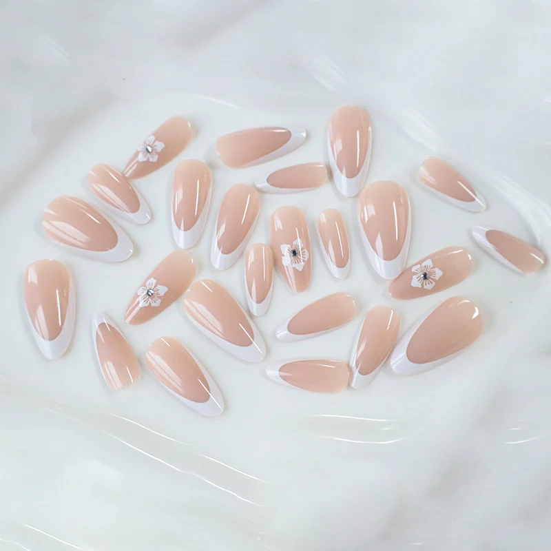 Elegant Almond-Shaped Nail Art Extensions Stornfield