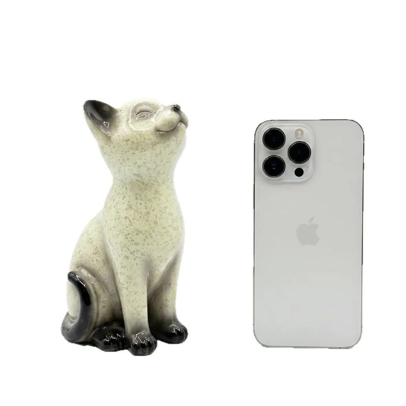 Resinstatue einer Katze Karnz