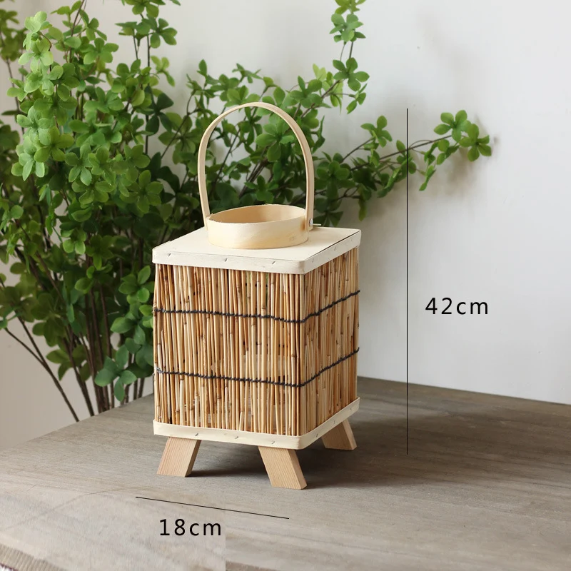 Stilvolle Laterne aus Naturmaterialien Karnz