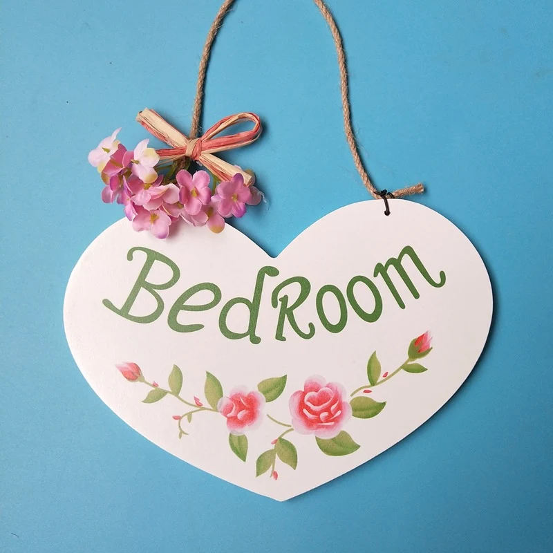Charming Heart-Shaped Welcome Sign