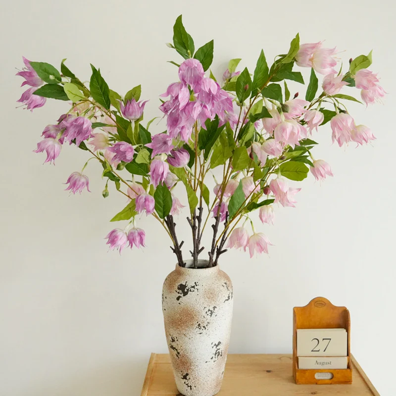 Dekorative Kunstblumen Karnz