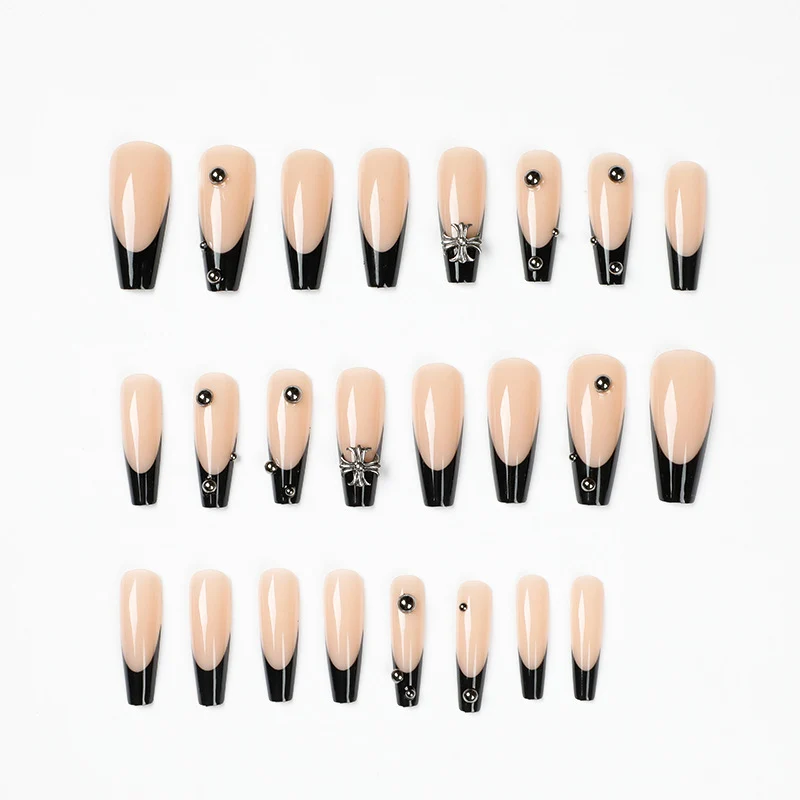 Stylish artificial nails with extravagant design Stornfield
