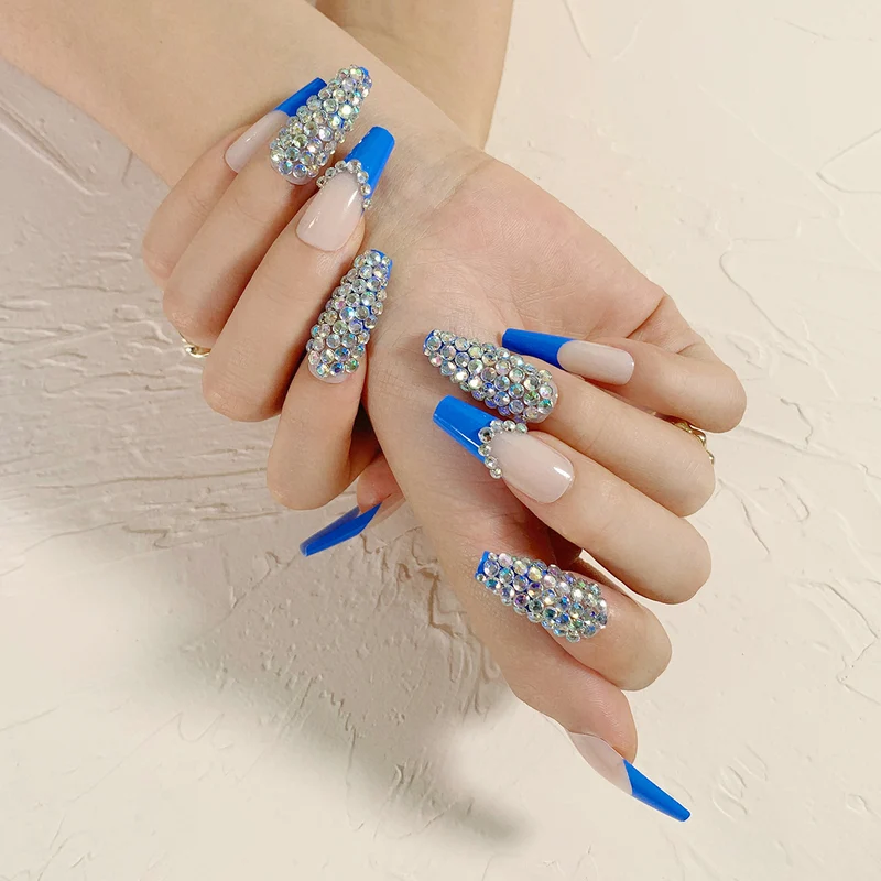 Nail art with heart and lip designs Stornfield