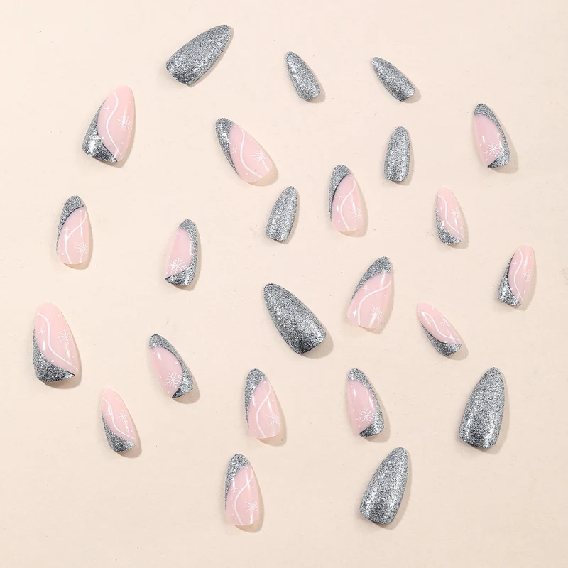 Stylische Stiletto Nagelkunstverlängerungen Karnz